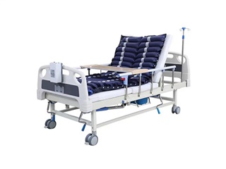 Manual three-functions hospital beds